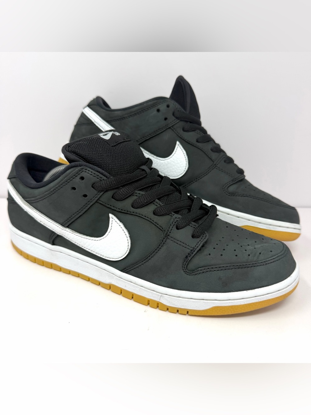 Nike SB Men’s Dunk Low Pro Skateboarding Sneaker Sz 12 Black Gum CD2563-006 GUC